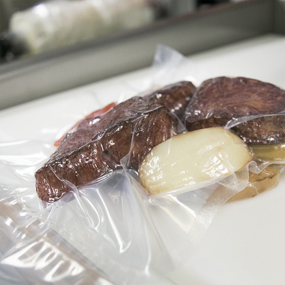 El almacenamiento plástico precortado del vacío de la comida empaqueta a OEM los 7cm*10cm de gran tamaño los 30cm*40cm