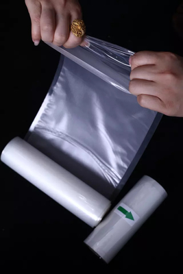 El sellador al vacío grabado en relieve plástico del rollo del sello de vacío del PA del PE empaqueta Rolls para la microonda
