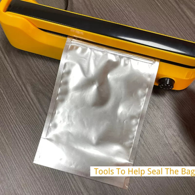 Bolsas de papel de aluminio de sellado en caliente Bolsas de almacenamiento reutilizables de Mylar con etiquetas autoadhesivas